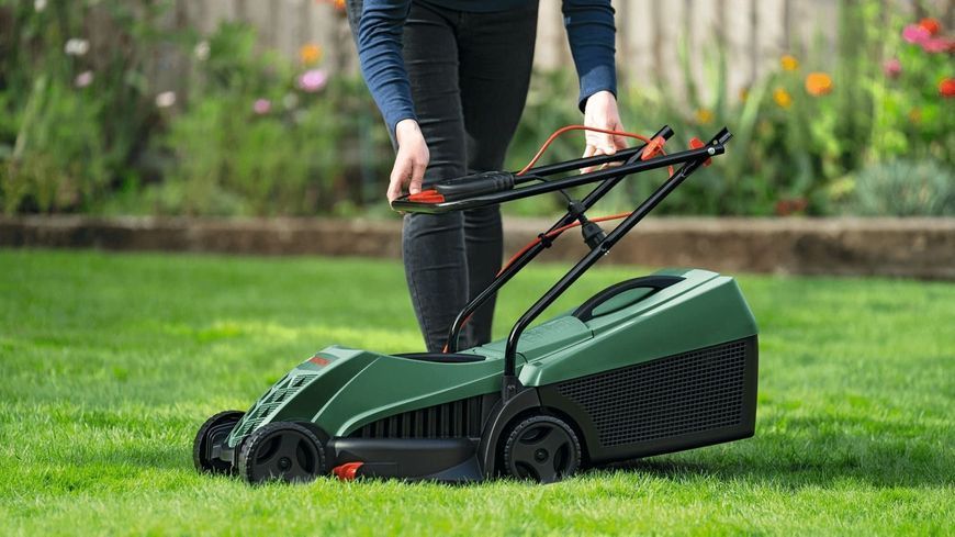 Газонокосарка електрична Bosch EasyRotak 32-205 : 1.2 кВт, ширина захвата 32 см (06008A6300) 06008A6300 фото