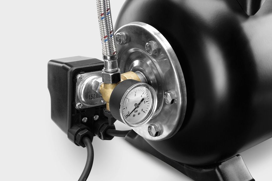 Бытовая насосная станция Karcher BP 3 Home : 4 бар, 800 Вт, 3000 л/час, высота подачи 35 м 1.645-365.0 фото