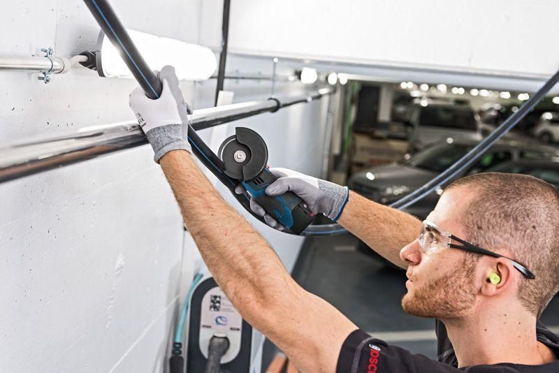 Аккумуляторная угловая шлифмашинка 12В Bosch GWS 12V-76 + акб + зарядное + 3 круга + вкладка L-BOXX 0615990M3E фото