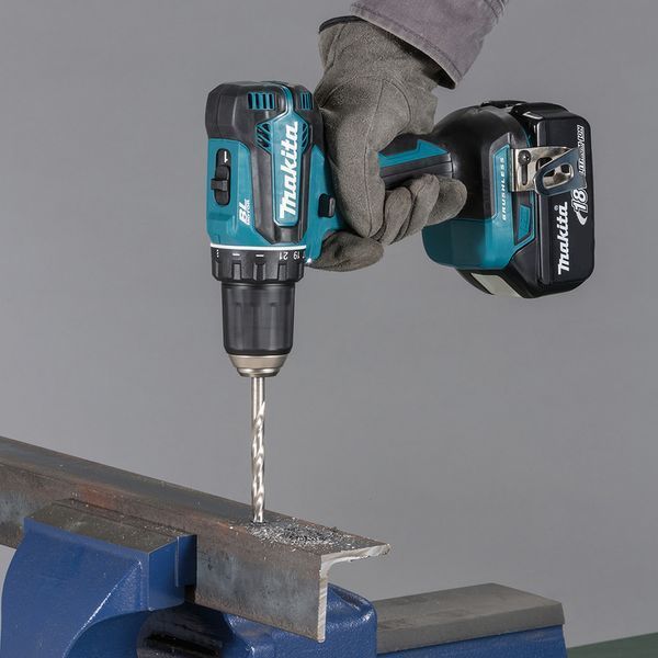 Аккумуляторная ударная дрель-шуруповерт Makita DHP485RFJ : 2 акб Li-ion 18 В, 3 Ah + з/у DHP485RFJ фото