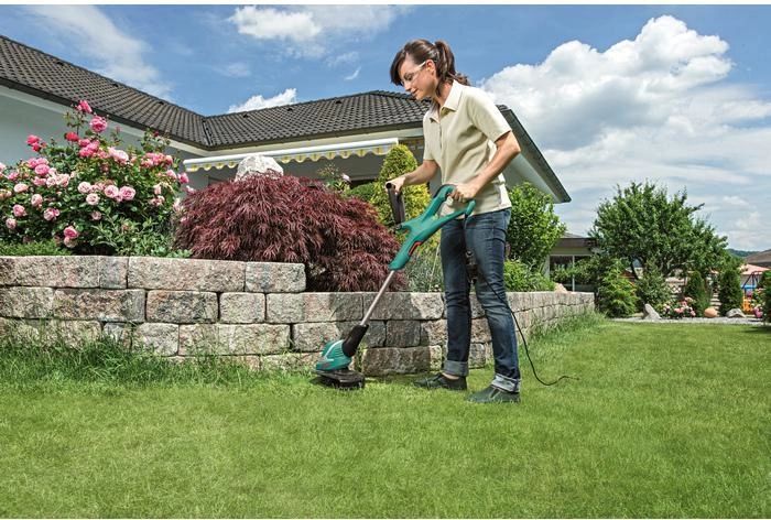 Потужній тример електричний садовий для трави Bosch EasyGrassCut 26 : 280 Вт, 12500 об/хв, волосінь, 26 см 06008A5800 фото