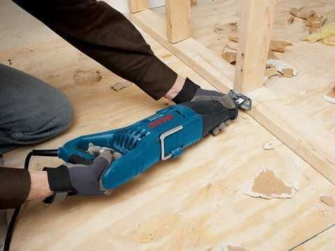 Професійна шабельна пила Bosch Professional GSA 1100 E в чемодані : 1100 Вт 060164C800 фото