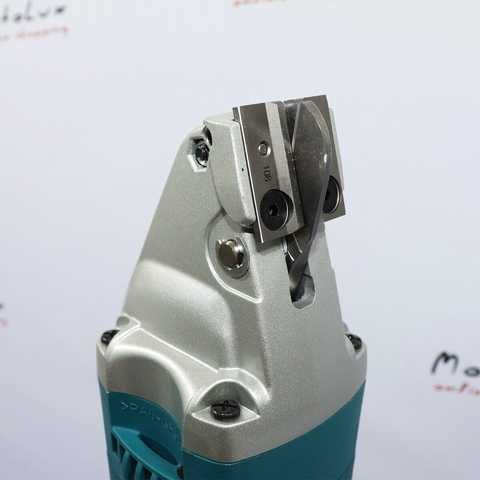Професійні листові електроножиці Makita JS 1601: 380 Вт, 4500 об/хв, різання від 0,8-2.5 мм JS1601 фото