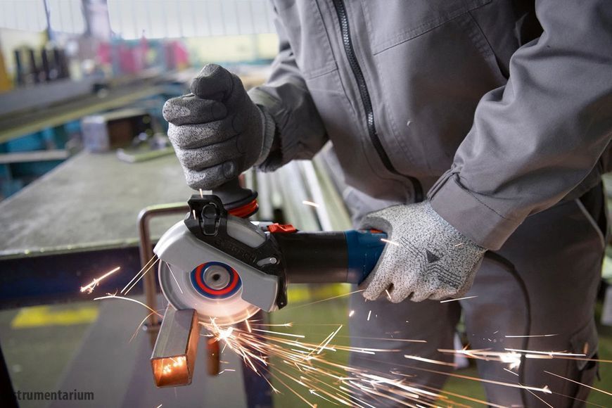 Профессиональная болгарка Bosch GWS 17-125 S: 1700 Вт, диск 125мм, с регулировкой оборотов 06017D0300 фото