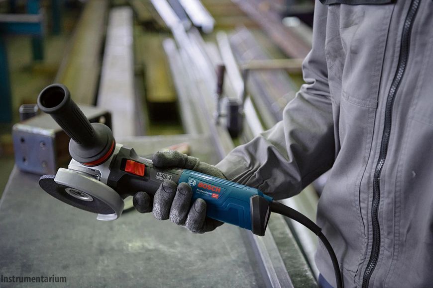 Профессиональная болгарка Bosch GWS 17-125 S: 1700 Вт, диск 125мм, с регулировкой оборотов 06017D0300 фото
