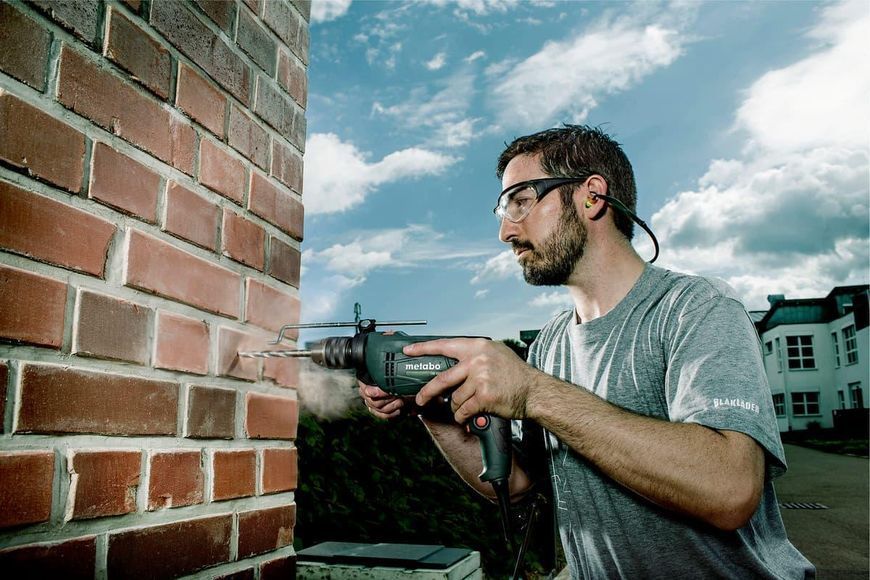 Дрель электрическая ударная (электродриль) Metabo SBE 650 : 650 Вт, 1.5-13мм сверло, 1.8 кг (600671000) 600671000 фото