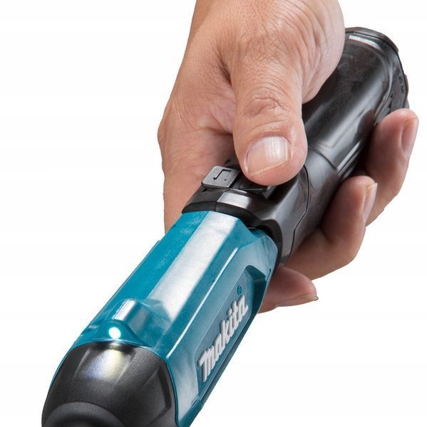Аккумуляторная отвертка Makita DF001DW : Li-Ion 3,6 В, Micro USB, 81 бит, 4 / 3 Нм DF001DW фото