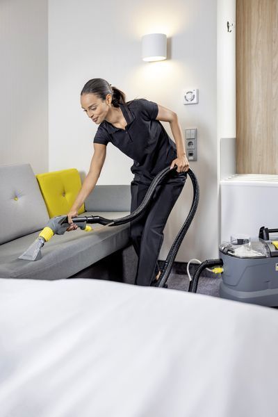 Порохотяг миючий KARCHER Puzzi 10/1 (1.100-131.0) 1.100-131.0 фото
