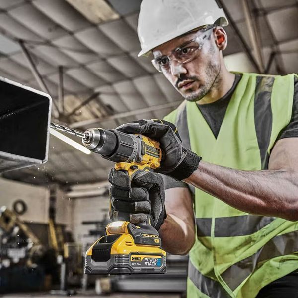 Дрель-шуруповерт аккумуляторная безщеточная ударная DeWALT DCD805H2T : с АКБ 2шт-18V 5 Ah, 90 Нм DCD805H2T фото