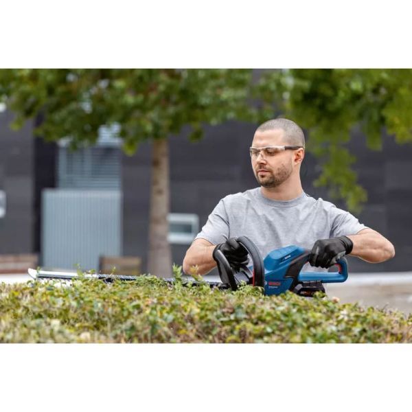 Кусторез аккумуляторный BOSCH GHE 18V-60 (акум 4а и зарядка) 06008C9000+1600A01B9Y фото