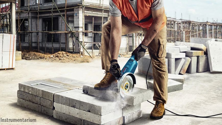 Профессиональная угловая шлифмашина (болгарка) Bosch GWS 2200 : 2200 Вт, 6500 об/мин, диск 230 мм 06018C1320 фото