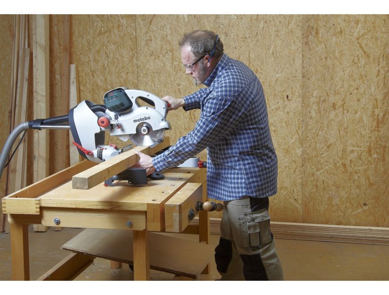 Профессиональная торцовочная пила Metabo KS 305 M: 2 кВт, диск 305 x 30 мм, 3700 об/мин (619003000) 619003000 фото