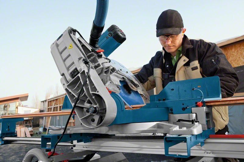 Ручная настольная торцовочная пила по дереву Bosch GCM 12 GDL : 2000 Вт, глубина реза 104мм, круг 305 мм 0601B23600 фото