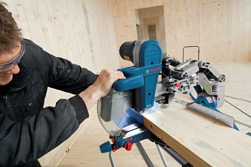 Ручная настольная торцовочная пила по дереву Bosch GCM 12 GDL : 2000 Вт, глубина реза 104мм, круг 305 мм 0601B23600 фото