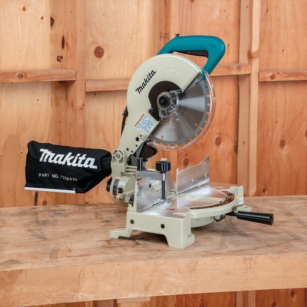 Ручная торцовочная пила без протяжки по дереву Makita LS1040N : 1650 Вт, глубина реза 93мм, круг 255 мм LS1040N фото