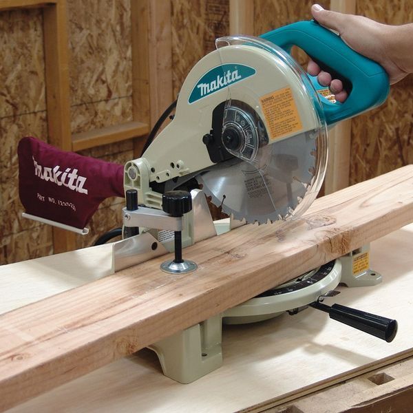 Ручная торцовочная пила без протяжки по дереву Makita LS1040N : 1650 Вт, глубина реза 93мм, круг 255 мм LS1040N фото