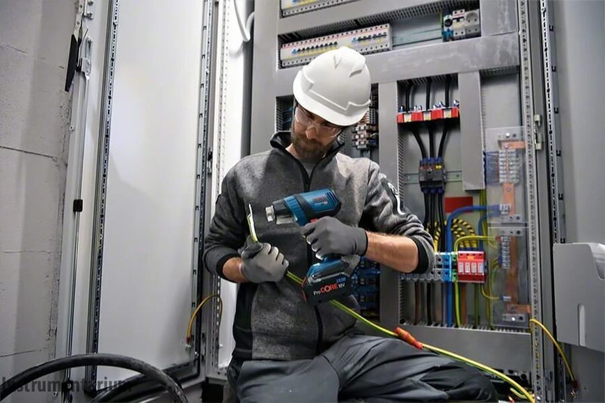 Профессиональный аккумуляторный технический фен Bosch Professional GHG 18V-50: без АКБ,2 насадки, 300&deg;С/500&deg;С 06012A6500 фото