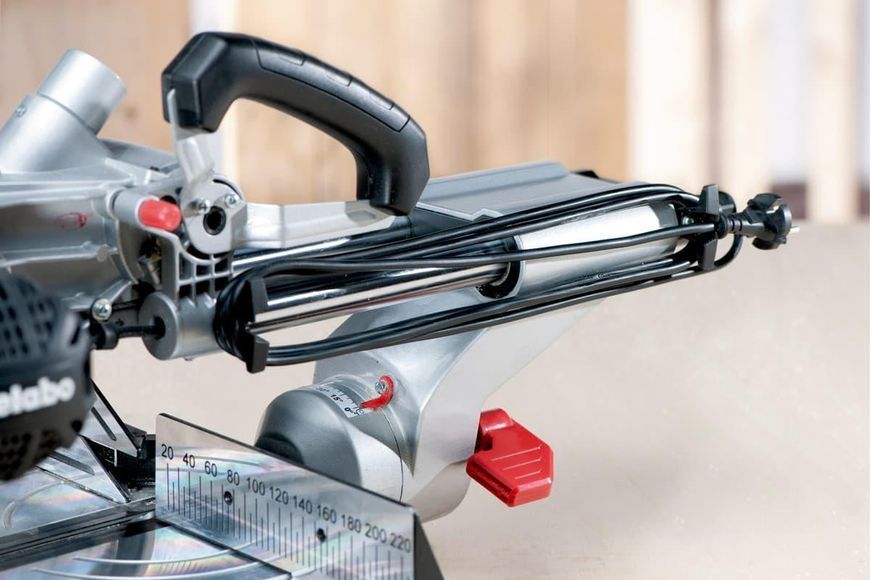 Ручная торцовочная пила с протяжкой по дереву Metabo KGS 216 M : круг 216 мм (619260000) 619260000 фото