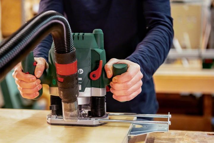 Профессиональный ручной столярный фрезер по дереву Bosch POF 1200 AE: 1200 Вт, 6-8 цанга, 28000 об/мин 060326A100 фото