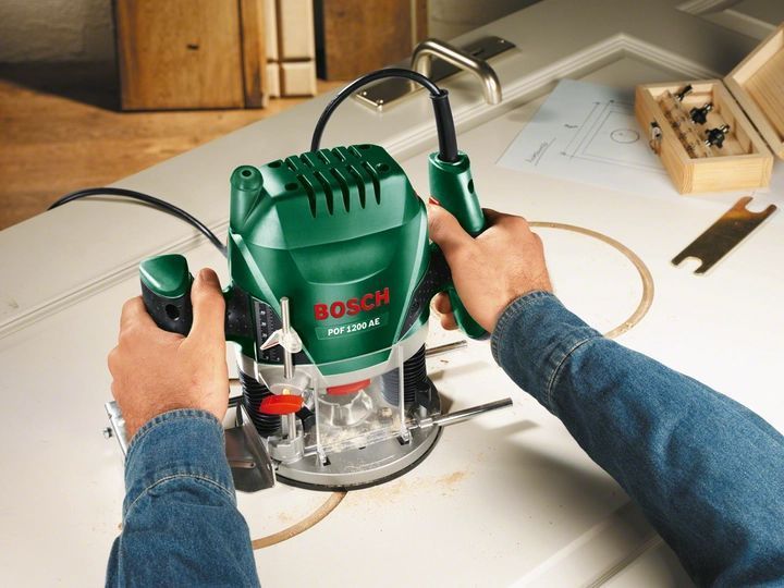Профессиональный ручной столярный фрезер по дереву Bosch POF 1200 AE: 1200 Вт, 6-8 цанга, 28000 об/мин 060326A100 фото