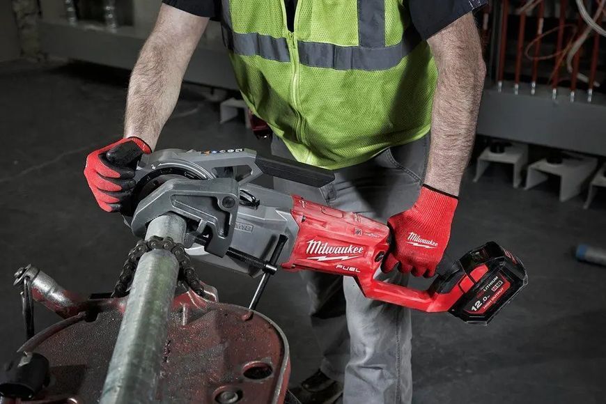 Професійний інструмент різьбонарізний акумуляторний MILWAUKEE, M18 FUEL FPT2-121C, 2'' : з АКБ 18V 2 шт-12Ah, кейс 4933478597 фото