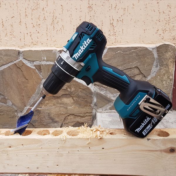Аккумуляторная дрель-шуруповерт Makita DDF 484 RFE; Li-ion 18 В / 3 АЧ DDF484RFE фото