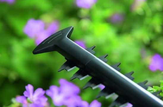 Електричний садовий кущоріз Bosch EasyHedgeCut 45 (0600847A05) : 420 Вт, шина 450 мм, 2,6 кг 0600847A05 фото
