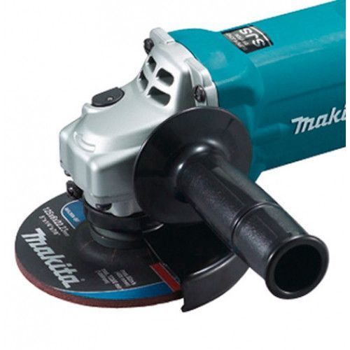 Болгарка Makita GA 6021: 2.8 кг, 1050 Вт, 10000 об/хв., диск до 150 мм GA 6021 фото