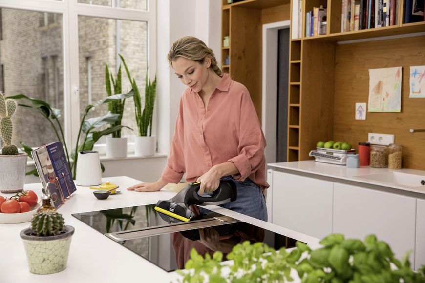 Пылесос оконный аккумуляторный KARCHER WV 5 Plus Anniversary Edition 1.633-711.0 фото