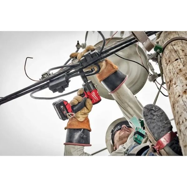 Гайковерт высокомоментный MILWAUKEE 1/2" (881 Нм) с кольцом M18 FMTIW2F12-502X 4933478450 фото