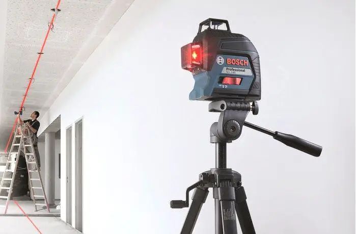 Профессиональный линейный лазерный нивелир Bosch Professional GLL 3-80 в кейсе с мишенью и чехлом 0601063S00 фото