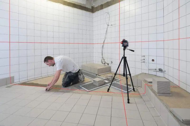 Профессиональный линейный лазерный нивелир Bosch Professional GLL 3-80 в кейсе с мишенью и чехлом 0601063S00 фото