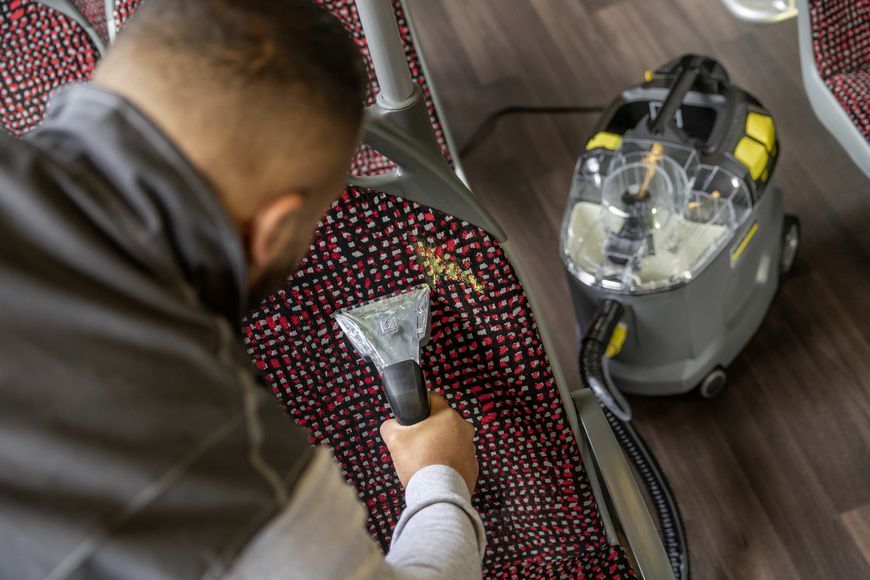 Порохотяг KARCHER Puzzi 8/1 (миючий) 1.100-240.0 фото