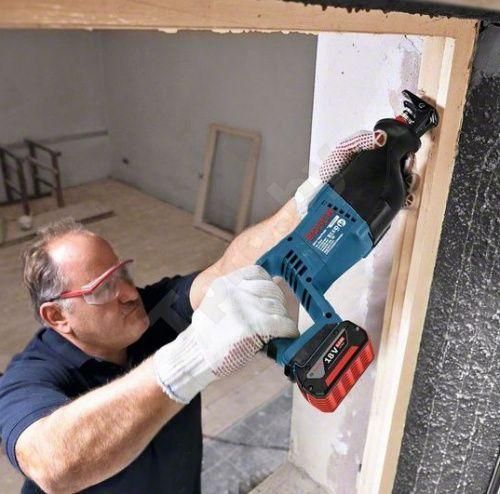 Аккумуляторная сабельная пила Bosch Professional GSA 18 V-LI (0615990L6H)+ Акб 4А/г 18В + зарядное 0615990L6H фото