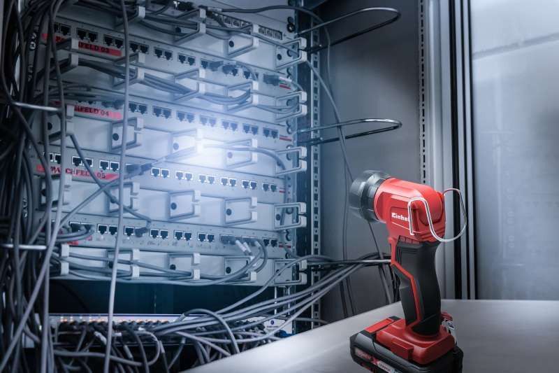 Потужній ліхтарик акумуляторний 1 LED Einhell TE-CL 18 Li Н - Solo : 18V (без АКБ і зарядки) 4514130 4514130 фото