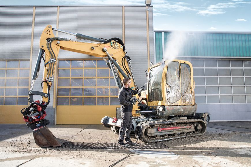 Потужна мийка високого тиску Karcher HD 6/15 M Plus : 3100 Вт, 20-225 бар (1.150-932.0) 1.150-932.0 фото