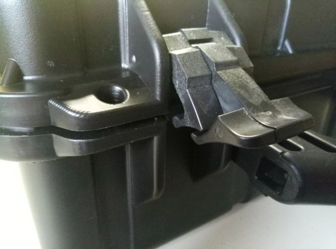 Качественный кейс пластиковый PATON универсальный: из ударопрочного пластика, нагрузка до 100 кг, вес 2 кг FAY 4001397 фото
