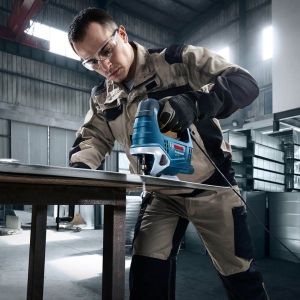 Профессиональный электрический лобзик Bosch GST 750: 520 Вт, глубина реза 75 мм, вес 2.3кг 06015B4121 фото
