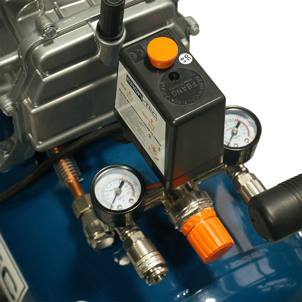 Повітряний компресор (масляний) PROFI-TEC OC-50 (50 л, 1.5 кВт, 200 л/хв) 007819 фото