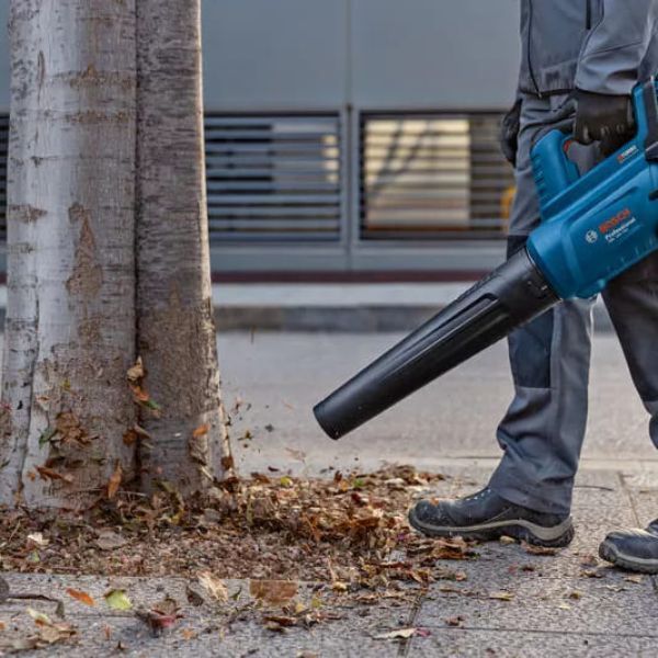 Повітродувка акумуляторна BOSCH GBL 18V-750 (акум 4а і зарядка) 06008D2000+1600A01B9Y фото