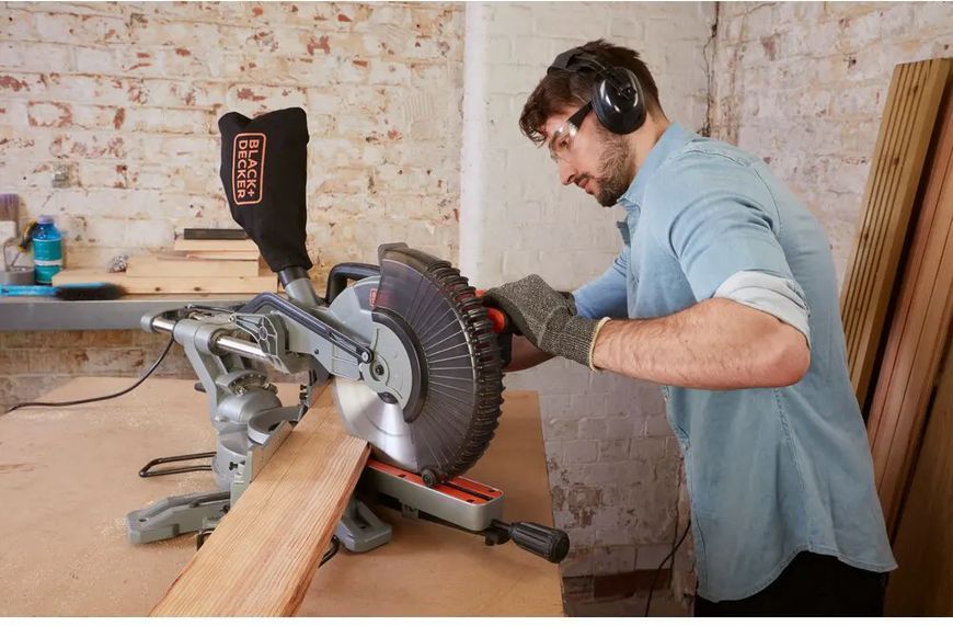 Професійна пила торцювальна мережева BLACK+DECKER BES710 : 2100 Вт, диск 254х30 мм, 5200 об/хв BES710 фото