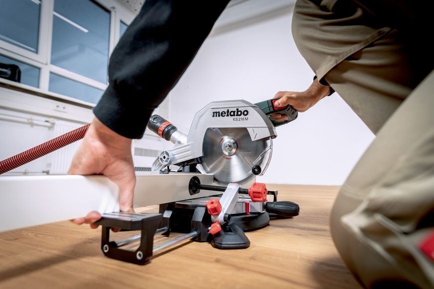 Профессиональная торцовочная пила Metabo KS 216 M New: 1350 Вт, диск 216 x 30 мм 610216000 610216000 фото