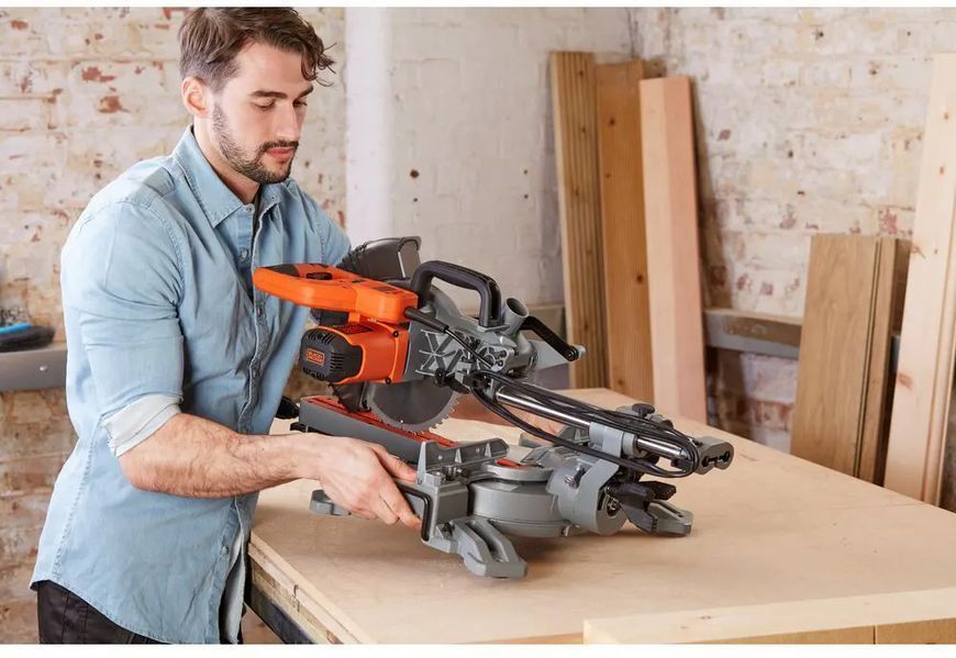Професійна пила торцювальна мережева BLACK+DECKER BES710 : 2100 Вт, диск 254х30 мм, 5200 об/хв BES710 фото
