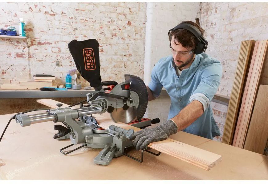 Професійна пила торцювальна мережева BLACK+DECKER BES710 : 2100 Вт, диск 254х30 мм, 5200 об/хв BES710 фото