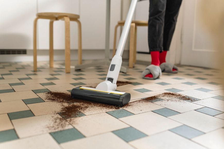 Пылесос аккумуляторный KARCHER KVA 2 (швабра) 1.198-730.0 фото