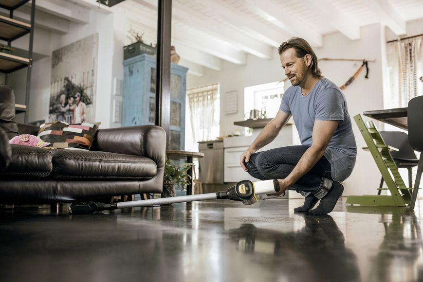 Мощный аккумуляторный пылесос Karcher VC 6 Cordless ourFamily Battery Plus (1.198-677.0) 1.198-677.0 фото