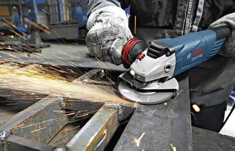 Профессиональная болгарка Bosch GWS 18-125 SL: 1.8 кВт, 125мм, с регулировкой оборотов (06017A3200) 06017A3200 фото