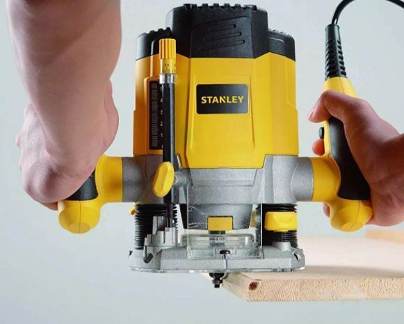 Фрезер STANLEY SRR1200, цанги 6, 6,35, 8, 1200 Вт, 27000 об/мин. SRR1200 фото