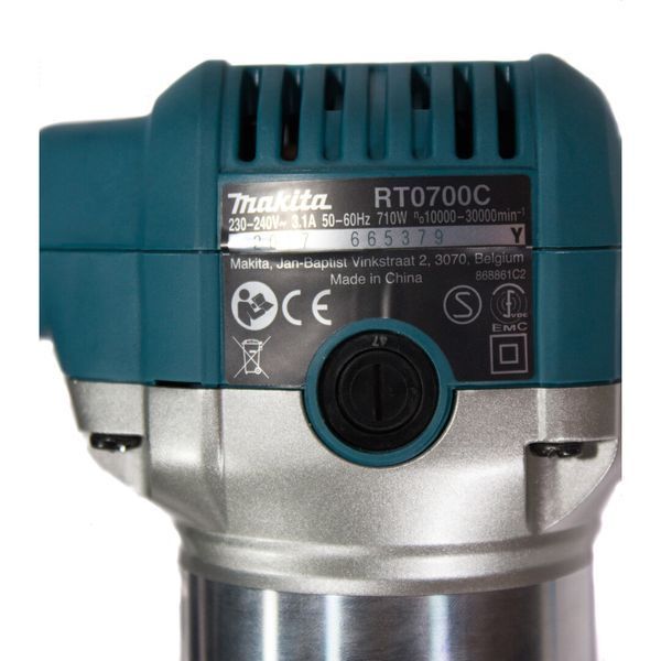 Электрический ручной столярный фрезер по дереву MAKITA RT0700CX2J 710 Вт, 6-8 цанга 30000 об/мин RT0700CX2J фото