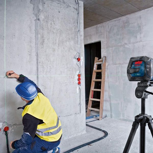 Профессиональный линейный лазерный нивелир Bosch Professional GLL 3-80 G: зеленый луч, 30м 0601063Y00 фото
